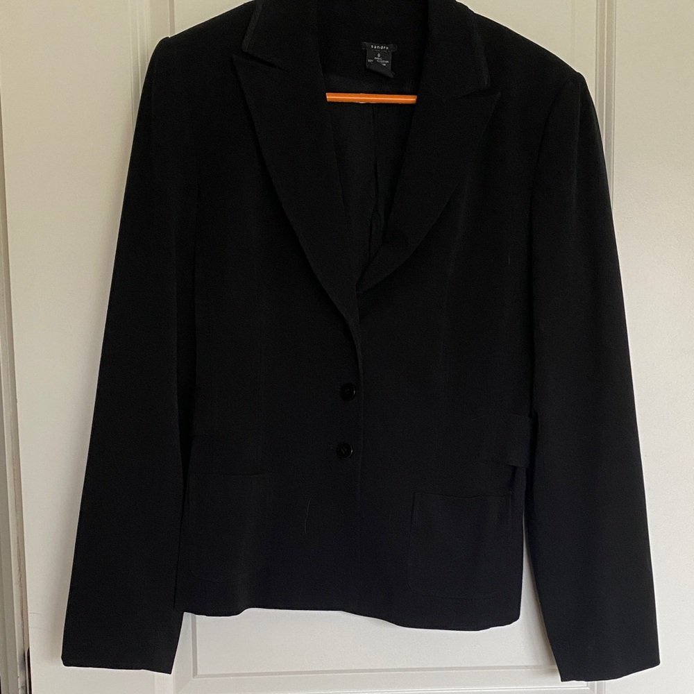 Sandra Black Women's Blazer w/grosgrain edging. Adjustable buttoned belt.